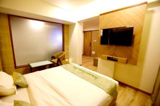 Silverador Boutique Hotel - Thane - 2