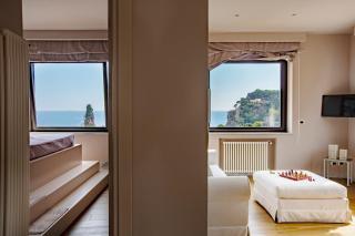 Fenetre sur le blue - Taormina - 1