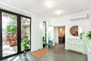 Design home with private garden, in City Center - 4