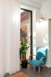 Design home with private garden, in City Center - 1