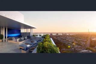 Modern Light-Filled Luxury 1Bedroom Apartment in South Melbourne - 2