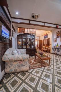 RedDoorz at La Casa Guesthouse former RedDoorz at Tamarind Street Angeles City - Angeles - 2