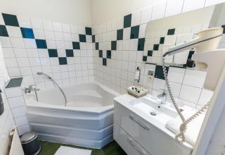 Chenal Hotel - Beauvais - 1