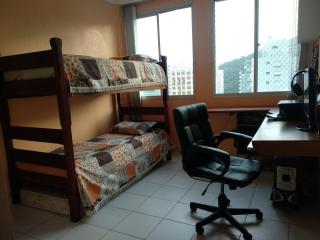 Quarto com Café Apto compartilhado em Pitangueiras - 3
