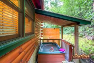 Romantic Retreat - Gatlinburg - 6