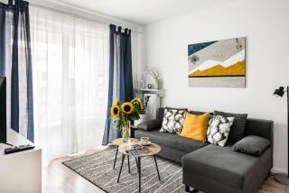 M&R Apartament Airport&Business Premium Komputerowa - underground garage - free WiFi - Netflix - self check-in - 5 min from Chopin Airport - Warschau - 4