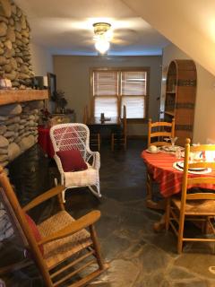 Smokies Bed and Breakfast - Evergreen Cottage Inn - 7
