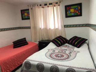 Hostal y Camping Los Girasoles - Salento - 2