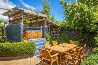 Olde Mill House B&B & Bike2Wine cycle hire - Renwick - 1