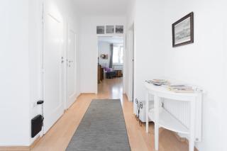 Gorgeous Hideout | City Center Apartment - Vienna - 8