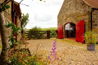 Spangle Cottage, Borrowby Farm Cottages - Staithes - 8