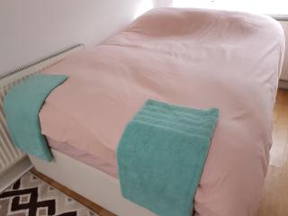 Spacious Bungalow in Romford with parking - Romford - 8