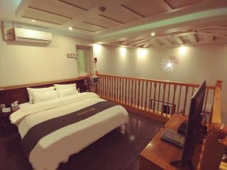 Apple Drive-in Hotel - Yeoju - 1