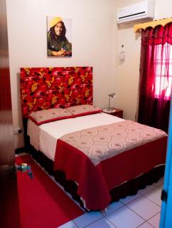 Tropical Breeze Vacation Home and Apartments - Gros Islet - 2