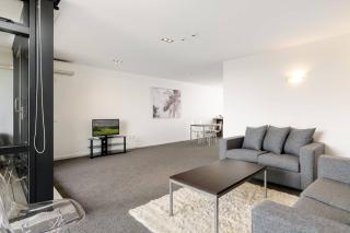 Central Mount Apartment, Quiet and Spacious with Pool - Mount Maunganui - 5