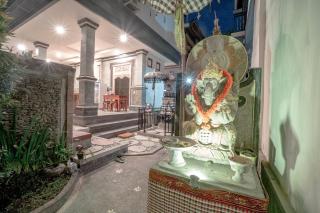 Three Dewi's Guest House - Ubud - 1