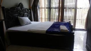 Penthouse Inn - 8