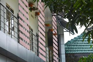 Jippus Galaxy Budget Air port hotel - Cochin - 1