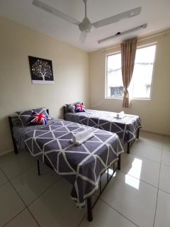 Ria Semi-D Homestay - Batu Kikir - 2