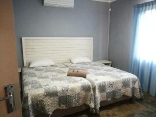 Umsinsi Cottage - Hluhluwe - 6