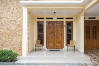 RedDoorz Syariah near Grand Kota Bintang - Bekasi - 7
