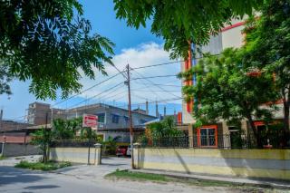 RedDoorz near Millenium Waterpark Palu - 8