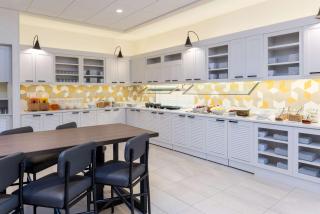 Hyatt Place Flint/Grand Blanc - 4