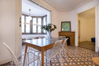 b42 - MODERNIST APARTMENT FOR LARGE GROUPS IN EIXAMPLE - 7