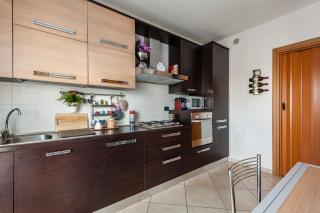 Hostly - Family Home Strada dell'Olio - Brand new 2BR, 2 Bathrooms with AC - Cascina - 2