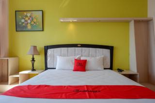 RedDoorz Plus Syariah @ Hotel Boulevard Luwuk - Luwuk - 0