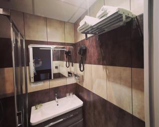 Logis Hotel Des Bains - 1