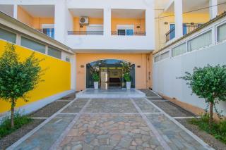 Matthias Hotel Apartments - Adelianos Kampos - 0