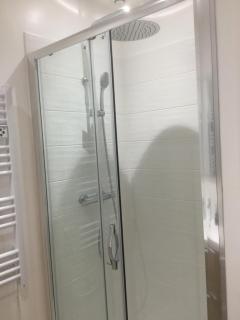 3 chambres en lit double, 6 personnes, dans appartement entièrement rénové, 70 m2 , WIFI,Climatisation, très calme , tout équipé,lit bébé - Clermont-Ferrand - 2