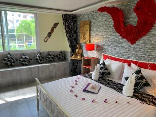 Fong Kaew and Baan Nang Fa Guesthouse - 1