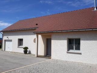Entre Lacs Et Montagnes , Maison individuelle,lits préparés, parking et ménage inclus - Barésia-sur-lʼAin - 1