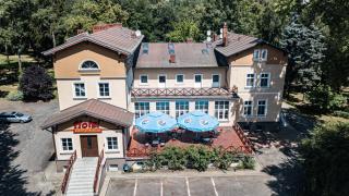 Dworek Brodowo Restauracja Hotel Przyjęcia - Brodowo - 0