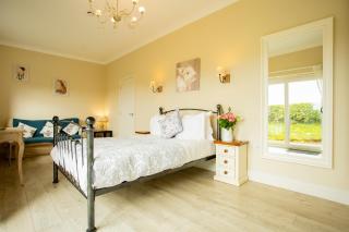 Accommodation Bristol Airport - Redhill - 0