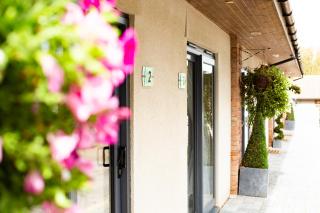 Accommodation Bristol Airport - Redhill - 9