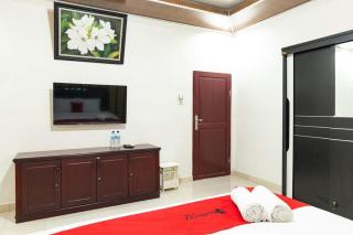 RedDoorz Plus near Universitas Methodist Medan - Medan - 1