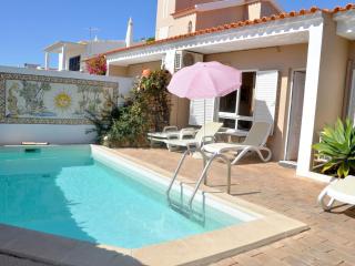 Villa Horacio with private swimming pool is located near the center of Vilamoura - Vilamoura - 6