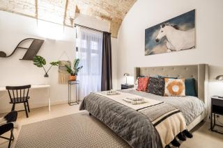 Urban Stable Luxury Apartments - Budapest - 9