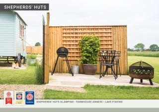Morndyke Shepherds Huts - 8