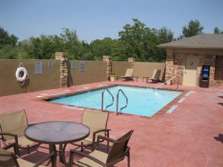Best Western Plus Goliad Inn & Suites - 2