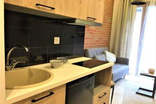 Cosy Industrial Style Little Home just 5minutes from Waterfront - Tessalónica - 4