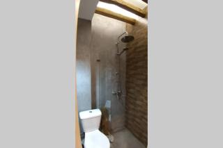 Cosy Industrial Style Little Home just 5minutes from Waterfront - Tessalónica - 1
