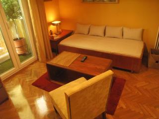 Homey and calm yet central (by the Hilton) - Atene - 7