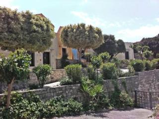 Group Accomodation, Heliopetra Studios And Houses - Douliana - 3