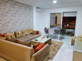Luxury and Splendid 2 Bedrooms Apartment in Jardin De Carthage Tunis - 5