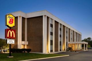 Super 8 by Wyndham Liverpool/Syracuse North Airport - 9
