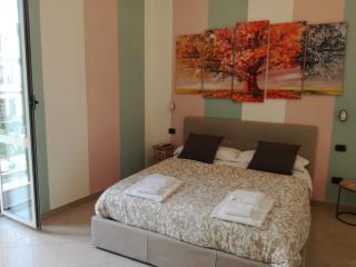 Amedeo Square - 2